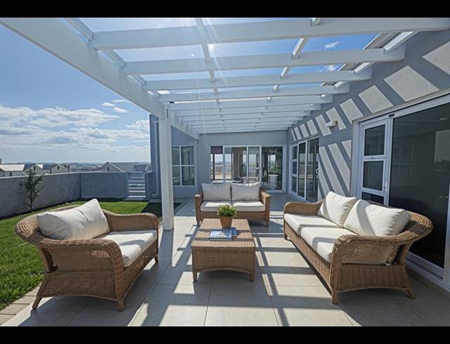 4 BEDROOM HOUSE FOR SALE IN LAGUNA